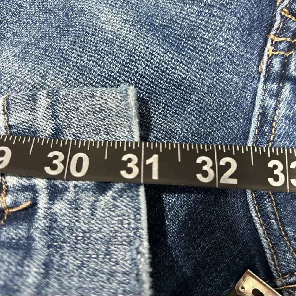 Modern High-Rise Blue Wide-Leg Jeans - Picture 5 of 5